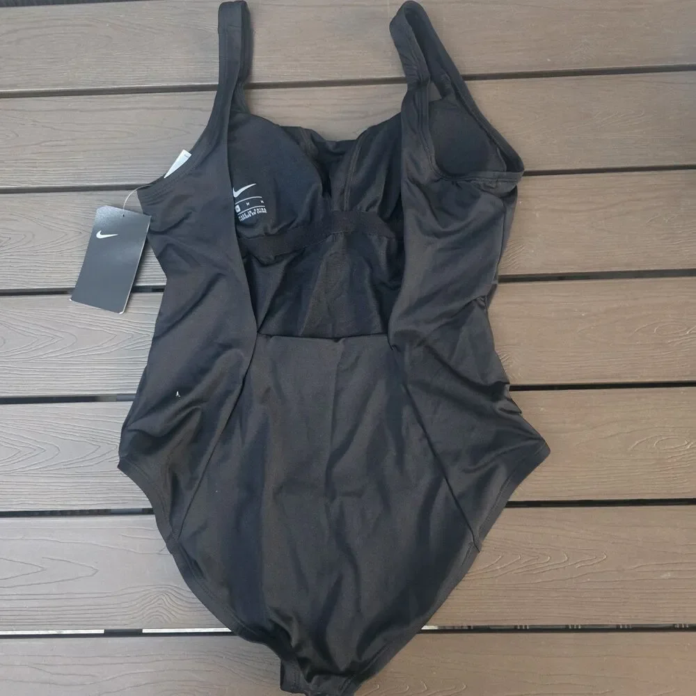 Nike essential women